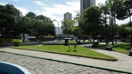 PRAÇA CAMACAN NO CENTRO DE ITABUNA-FOTO:CERRADO - ITABUNA - BA