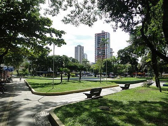 PRAÇA CAMACAN NO CENTRO DE ITABUNA-FOTO:CERRADO - ITABUNA - BA