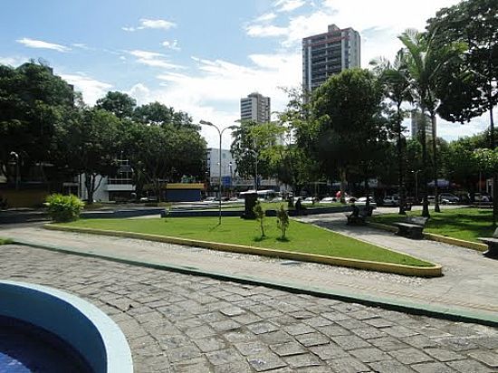 PRAÇA CAMACAN NO CENTRO DE ITABUNA-FOTO:CERRADO - ITABUNA - BA
