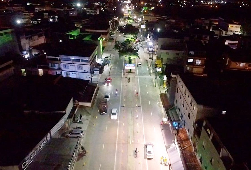 Prefeitura aciona moderno sistema de iluminação da Avenida Manoel Chaves