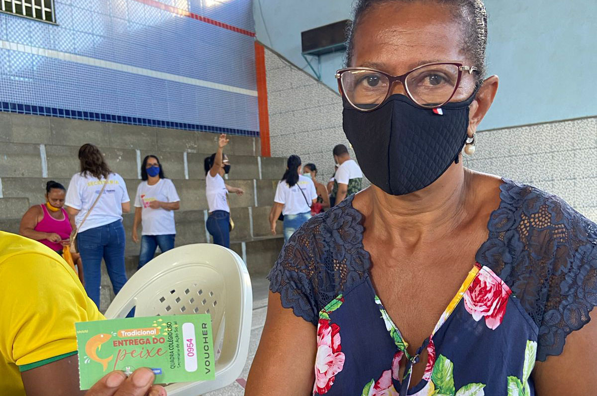Secretaria de Promoção Social entrega vouchers do Kit Semana Santa que terá peixe na mesa