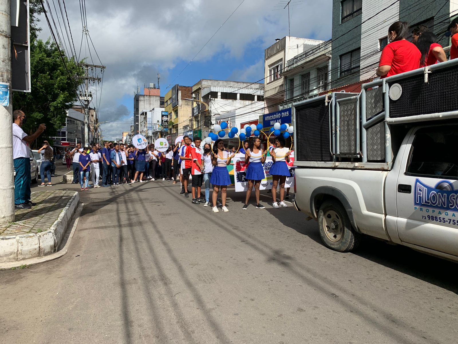 Passeata com alunos da rede pública abre em Itabuna Jogos Escolares da Bahia.