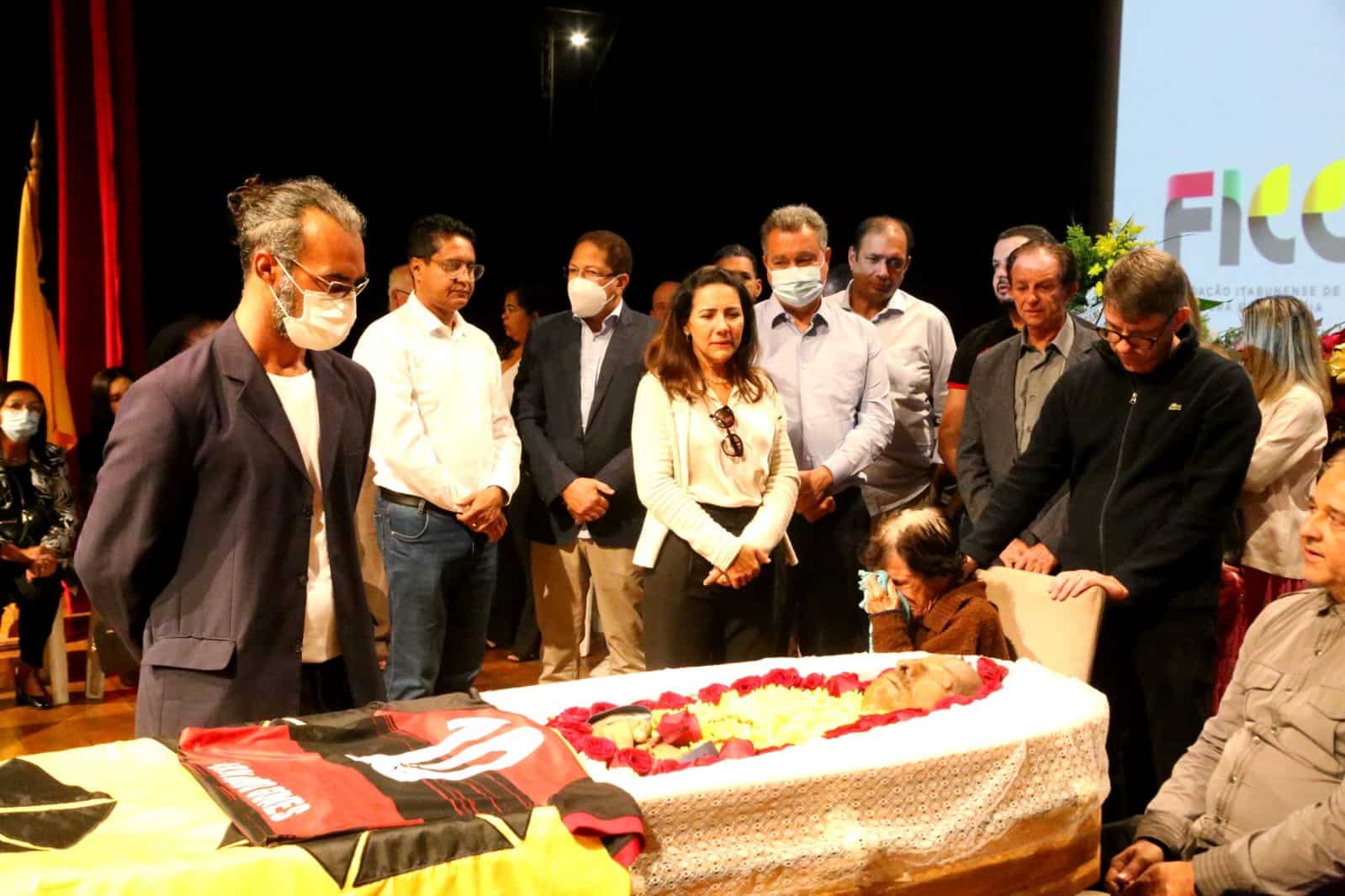 Prefeito Augusto Castro e líderes políticos baianos falam da saudade que o ex-prefeito Fernando Gomes deixará na sua gente,