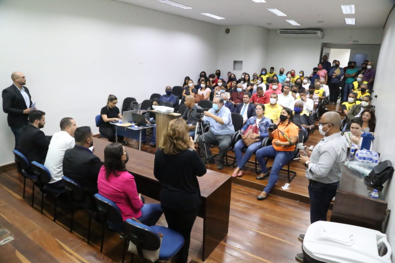 Prefeitura ouve demandas da população sobre o transporte coletivo em Itabuna.