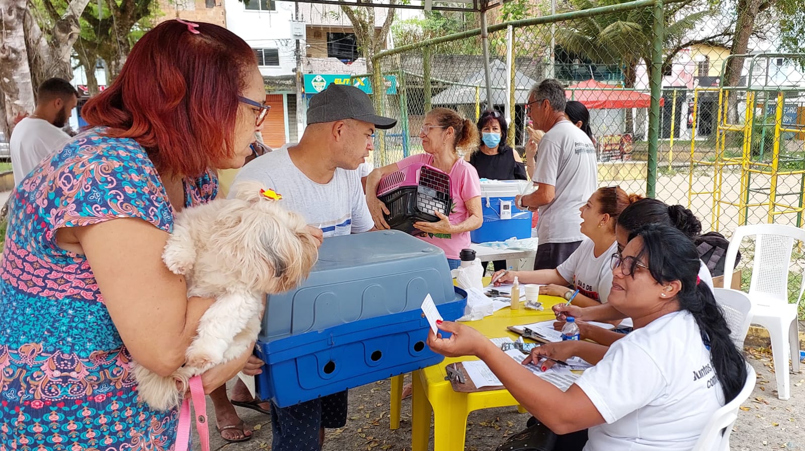 Secretaria Municipal de Saúde já imunizou mais de cinco mil cães e gatos contra a raiva em Itabuna.
