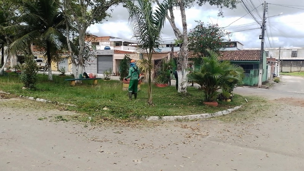 Prefeitura avança com serviços de roçagem e manutenção de áreas públicas em Itabuna.