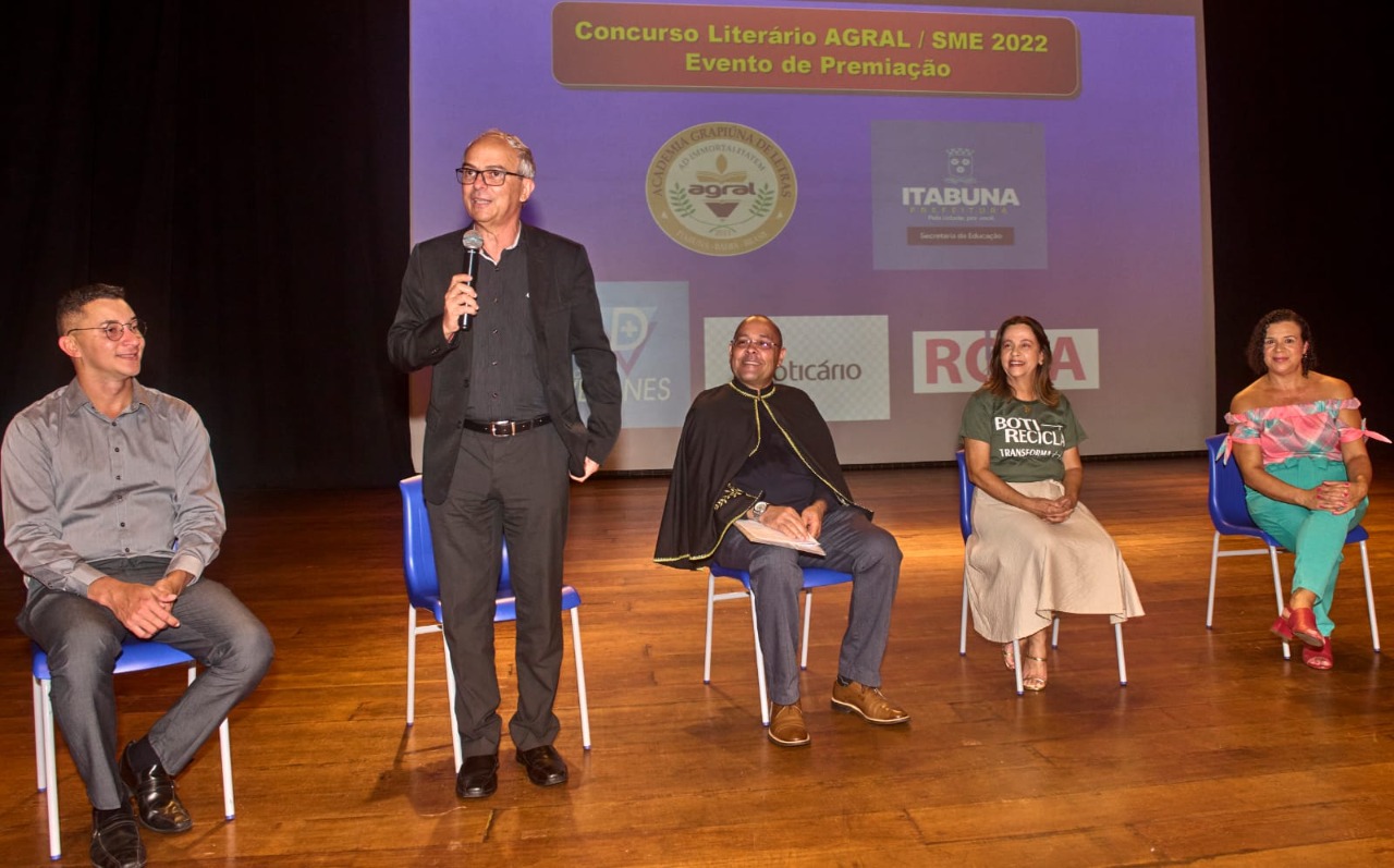 Prefeitura de Itabuna e AGRAL concedem premiação para alunos vencedores do Concurso Literário.