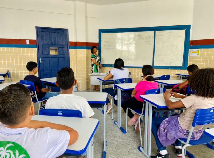 Mais quatro escolares da Rede Municipal iniciam aula presencial em Itabuna.