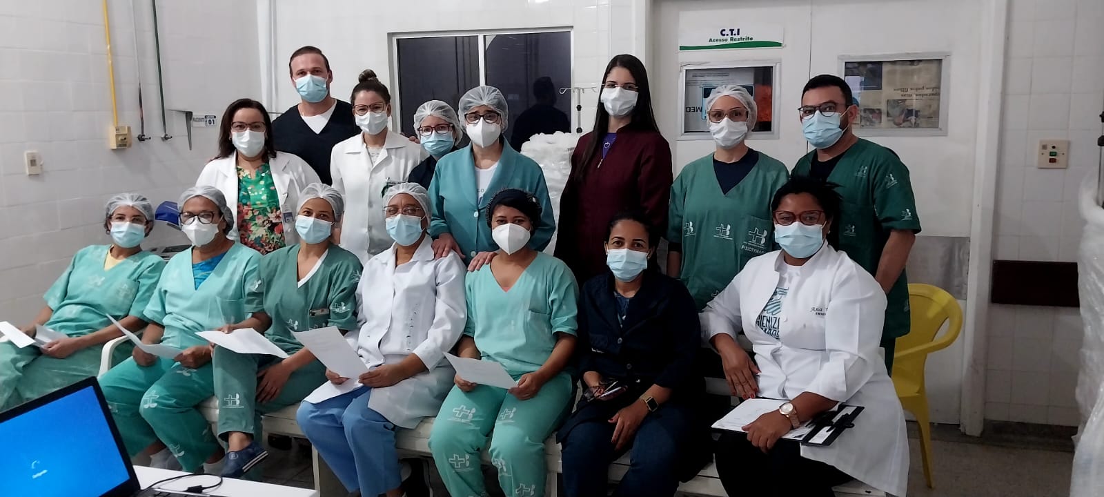 Hospital de Base Luís Eduardo Magalhães promove capacitação para profissionais das UTIs.