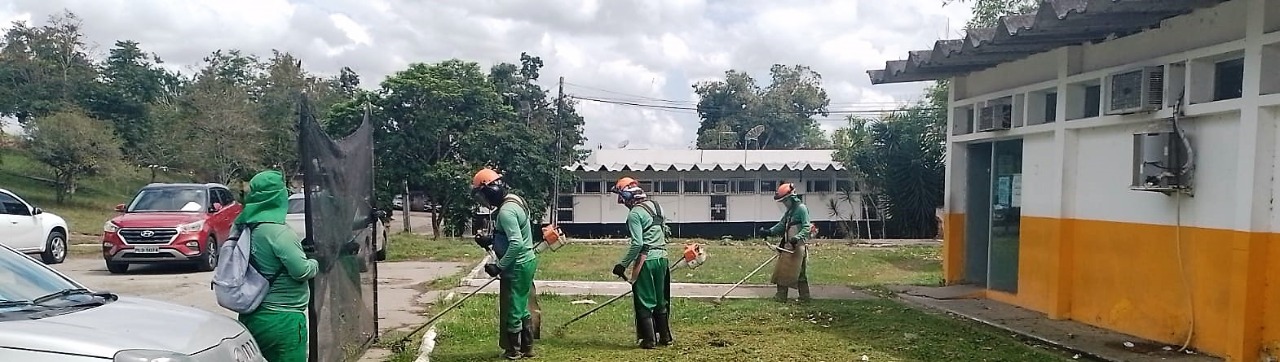 Feriado de 12 de outubro com muito trabalho na área da limpeza pública em Itabuna.