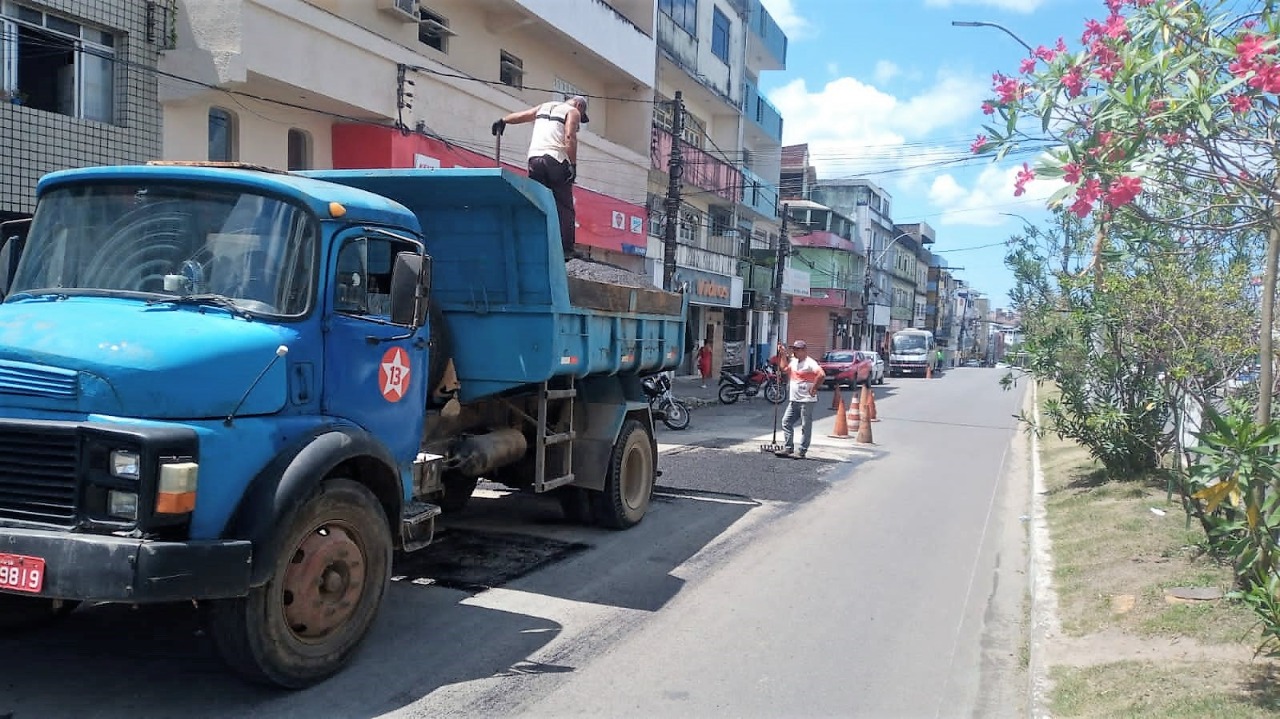 Prefeitura de Itabuna avança com a Operação Tapa-Buracos em toda a cidade.