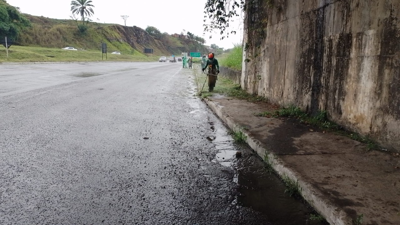 Prefeitura de Itabuna inicia a semana com mutirão de limpeza e zeladoria.