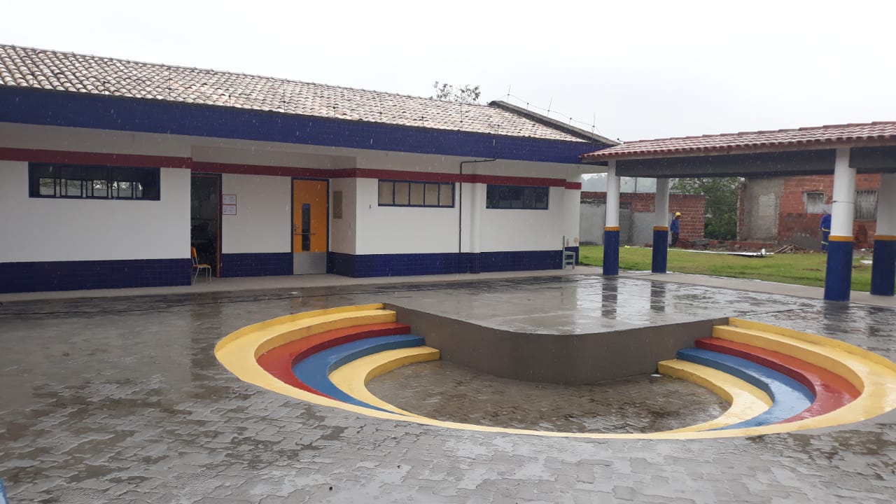 Retorno das atividades presencias de alunos na Creche Gil Nunesmaia é comemorado.