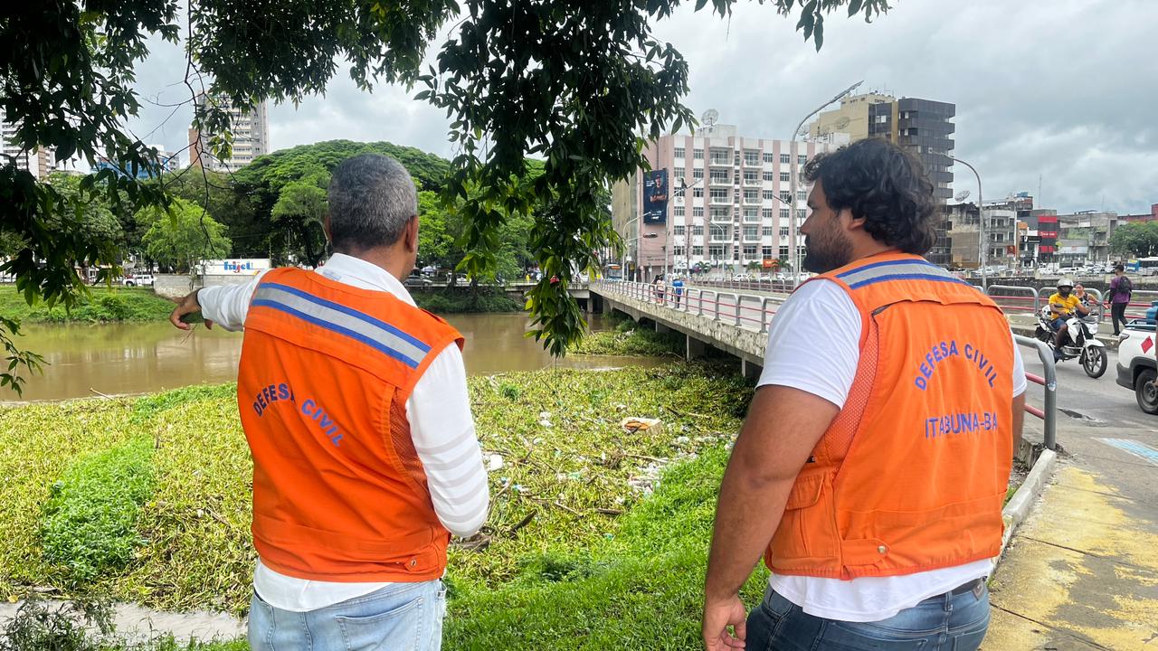 Defesa Civil mantém alerta para as famílias ribeirinhas após elevação do Rio Cachoeira.
