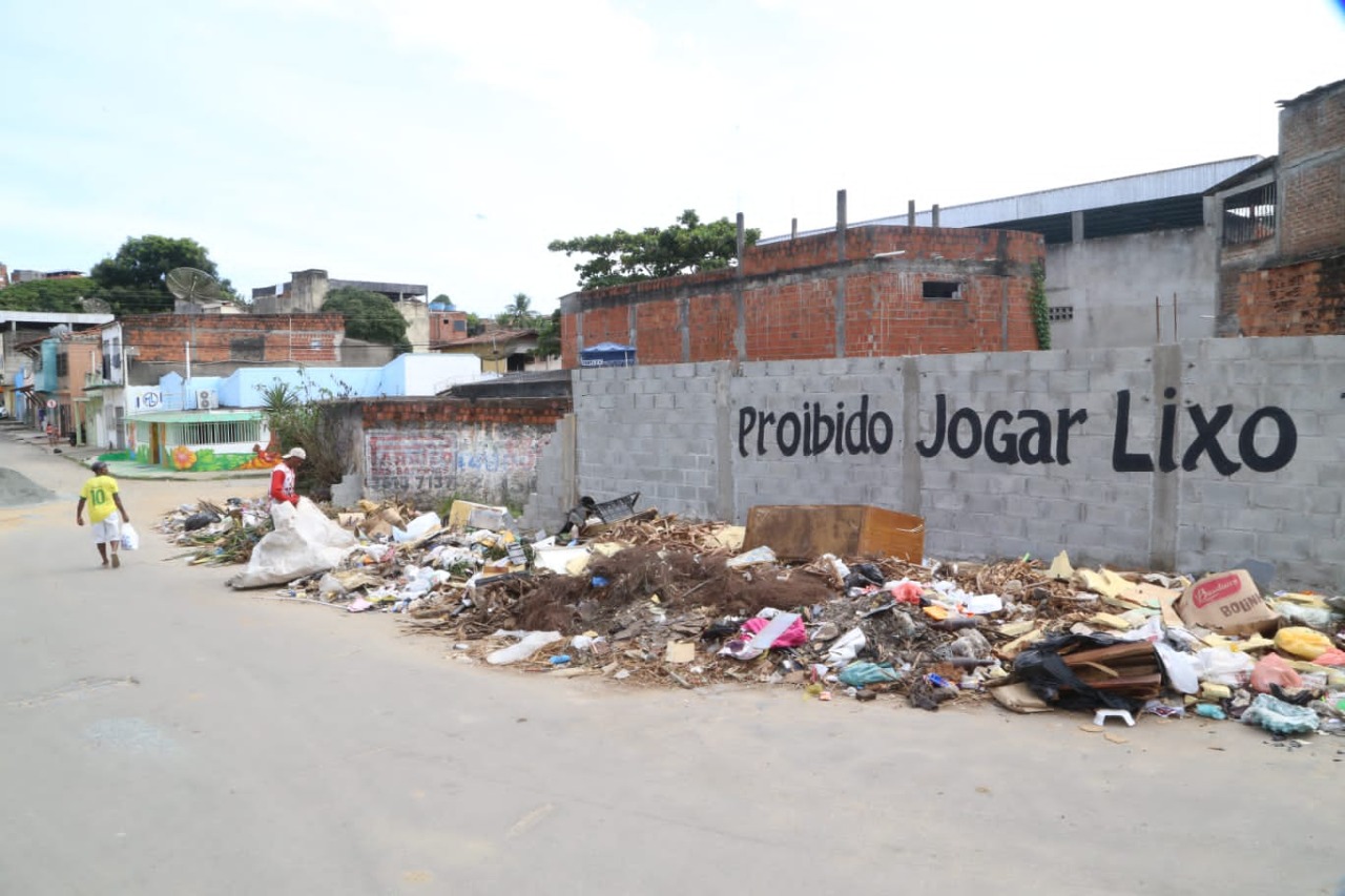 Prefeitura poderá punir quem descarta lixo em áreas públicas e quem maltrata animais em Itabuna.