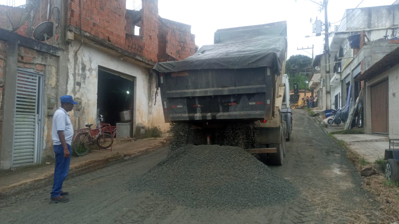 Prefeitura recupera ruas do bairro Urbis IV na zona oeste de Itabuna.
