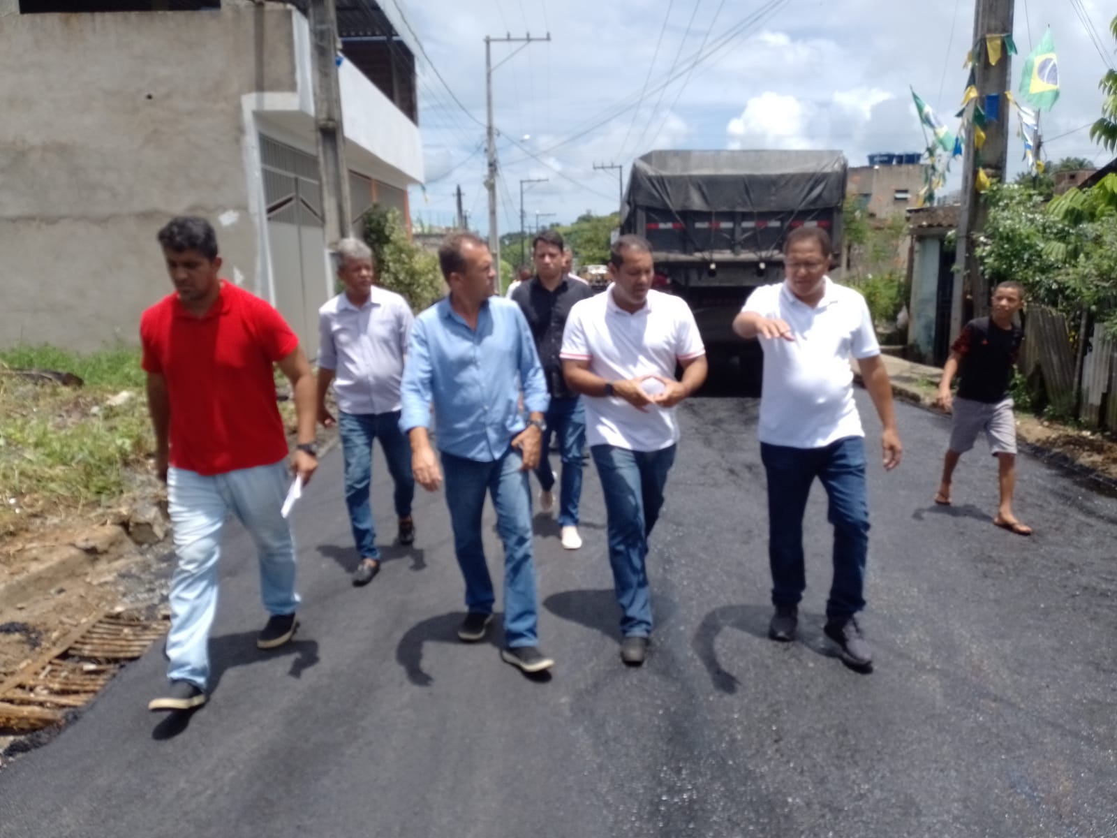Prefeitura inicia a pavimentação da ligação entre os bairros Santo Antonio e São Roque