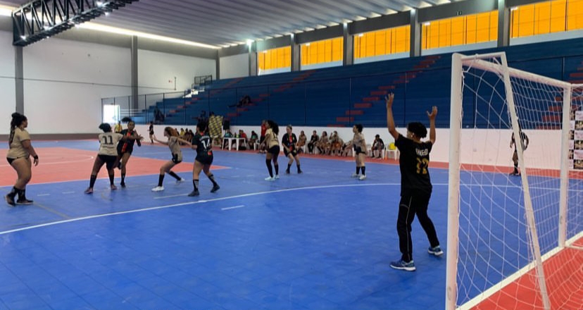 Projeto de Handebol com inscrições abertas para categorias de base em Itabuna.