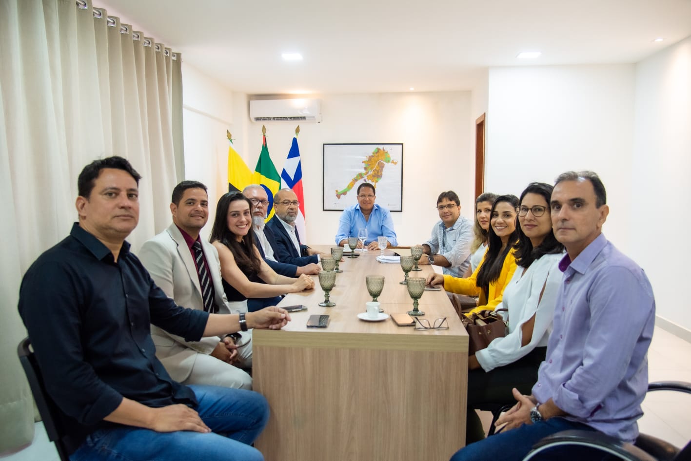 Prefeito Augusto Castro assina decreto que reestrutura Procuradoria-Geral do Município.