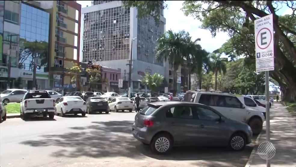 Prefeitura abre concorrência pública para concessão do estacionamento rotativo.