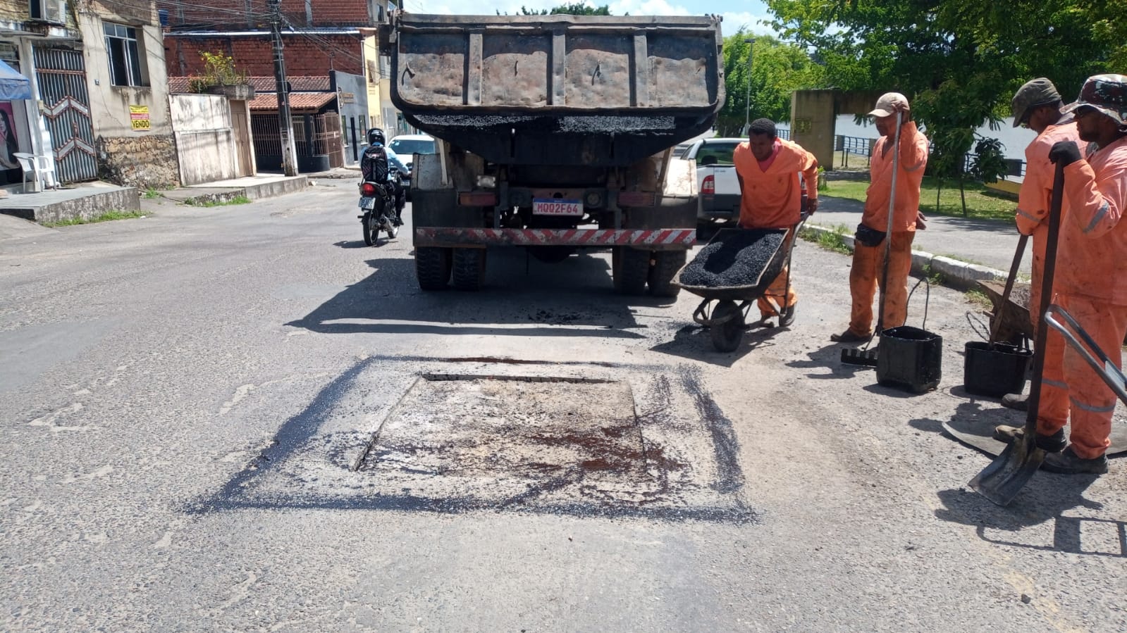 Prefeitura avança com Operação Tapa-Buracos em bairros e no centro d Itabuna