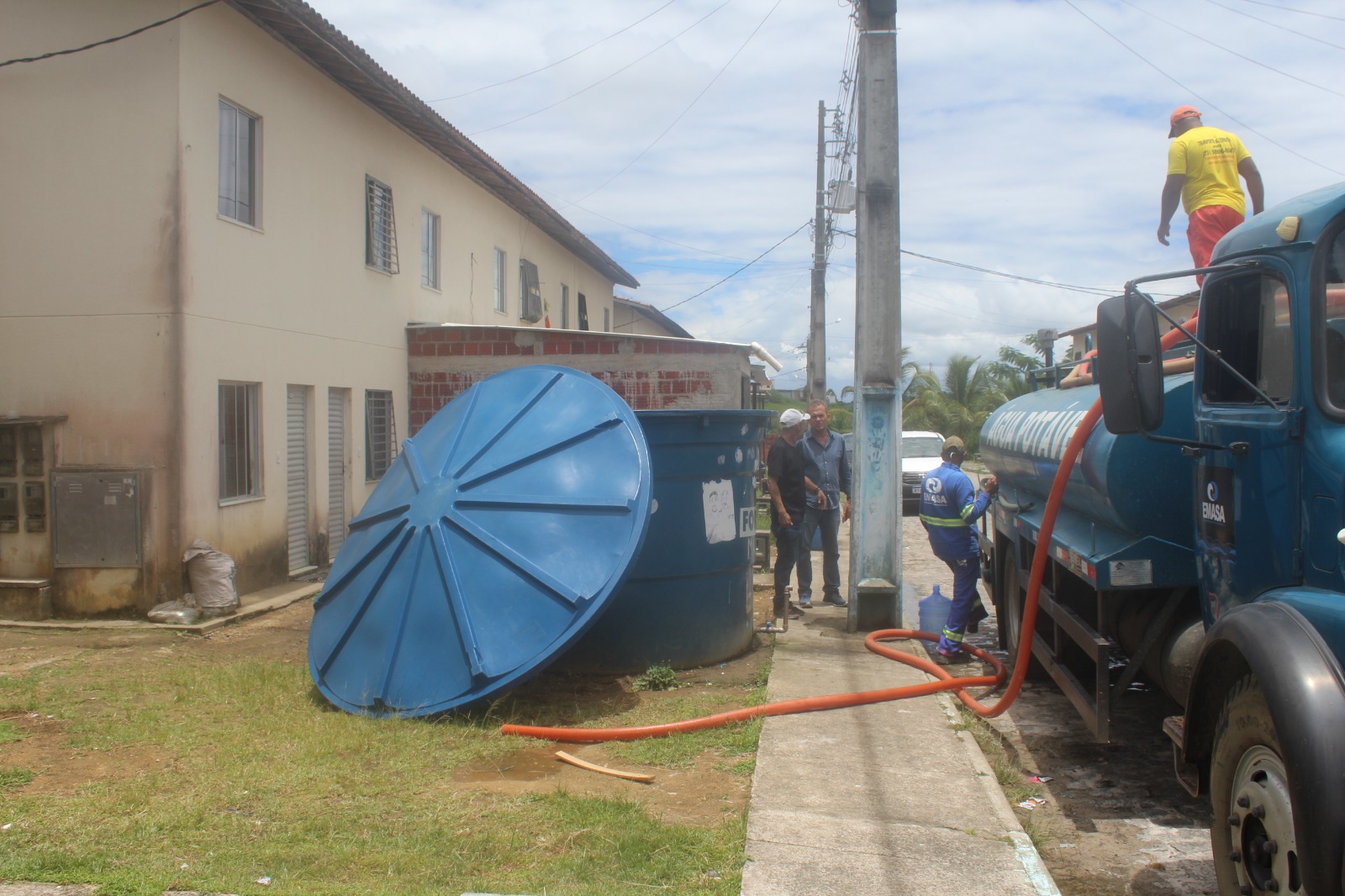 Itabuna: Caminhões-pipa reforçam o fornecimento de água devido ao rompimento de adutora