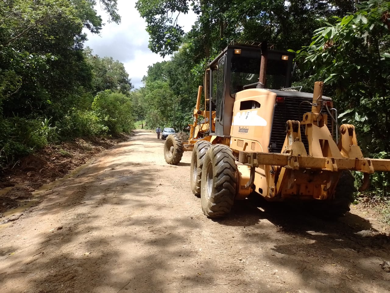 Prefeitura inicia a recuperação da estrada de Mutuns em Itabuna