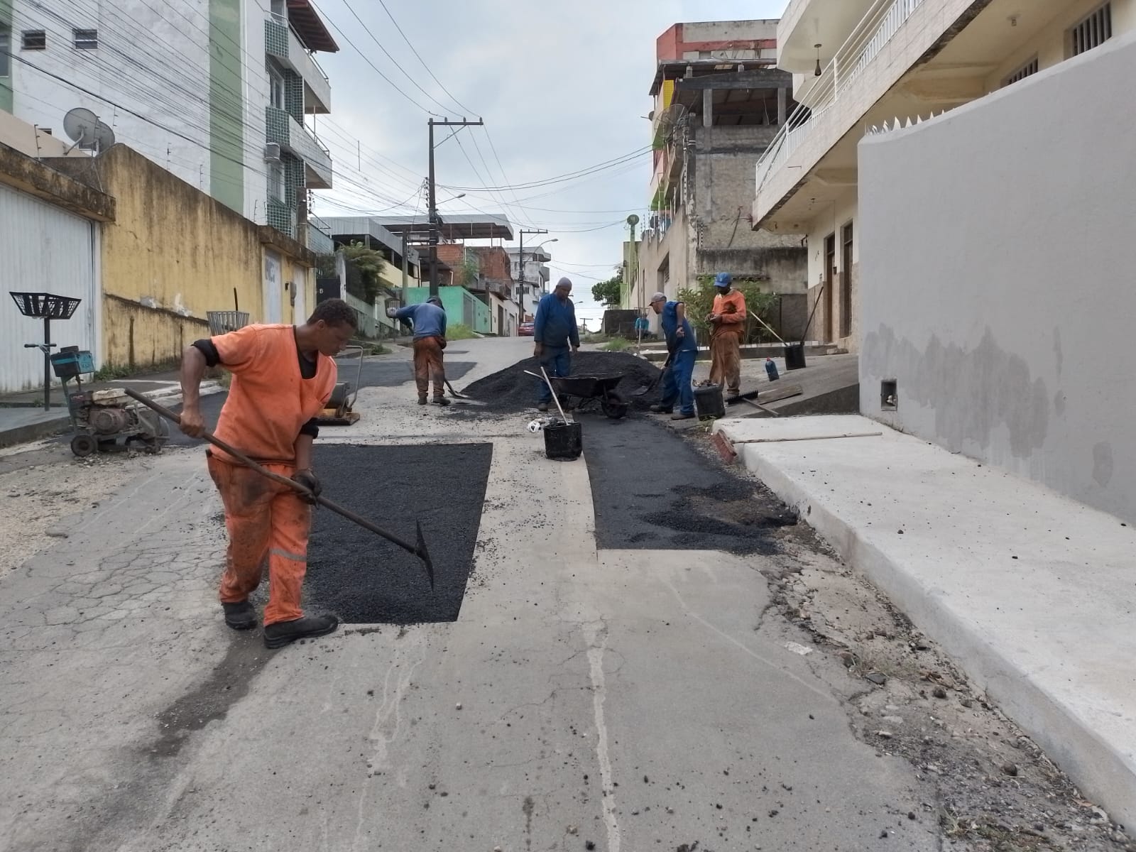 Prefeitura de Itabuna contempla sete bairros com a Operação Tapa-Buracos