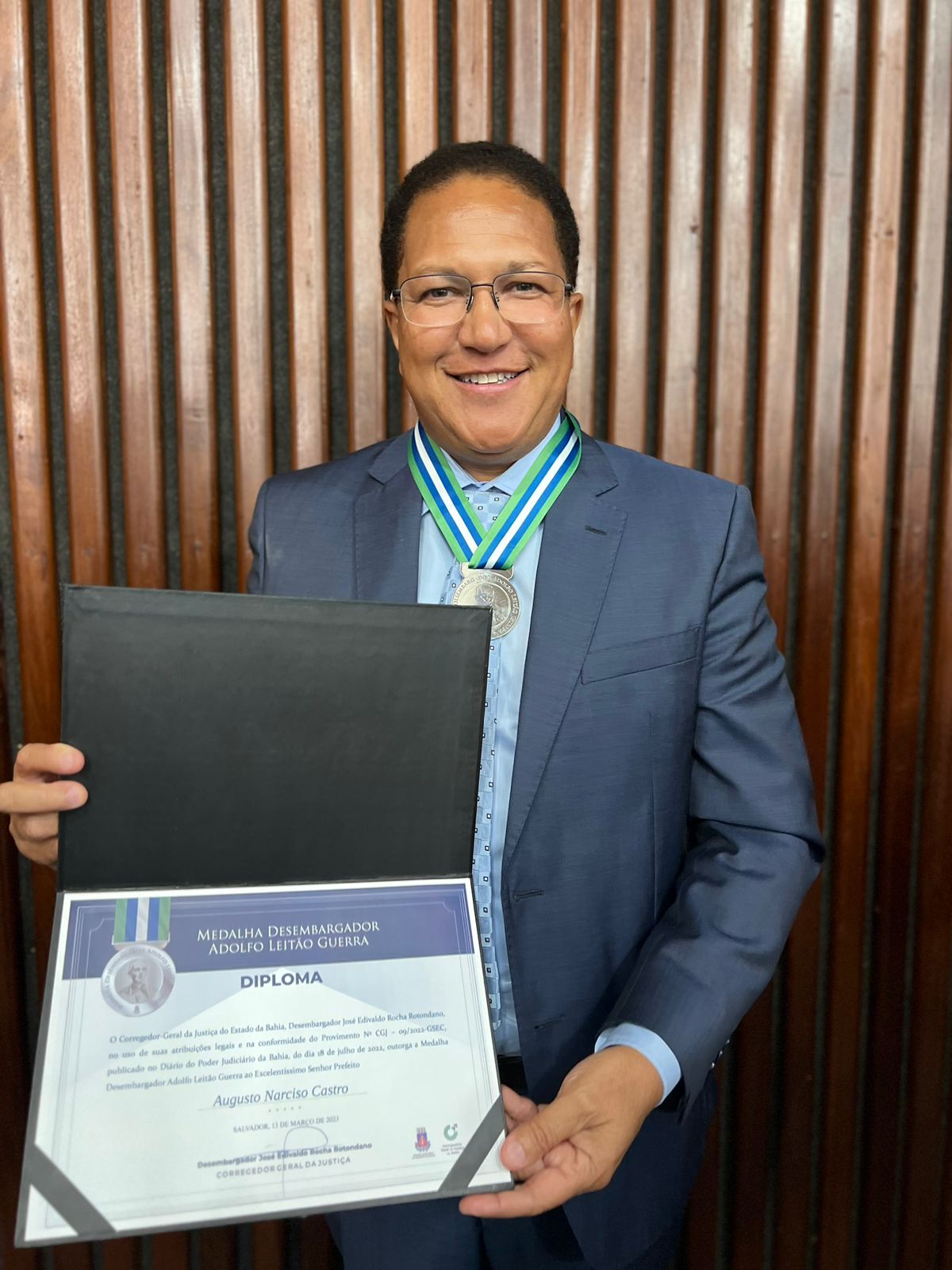 Prefeito de Itabuna Augusto Castro é homenageado com a Medalha Desembargador Adolfo Leitão Guerra pelo TJBA