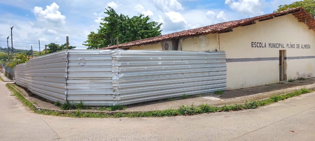 Prefeitura inicia a reforma da Escola Municipal Plínio de Almeida no Lomanto