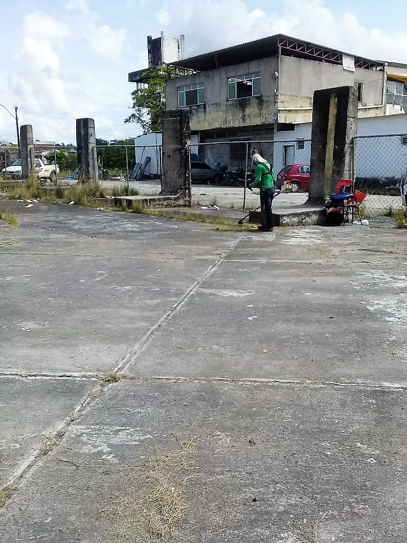 Prefeitura inicia a limpeza da pista do Aeroporto Tertuliano Guedes de Pinho