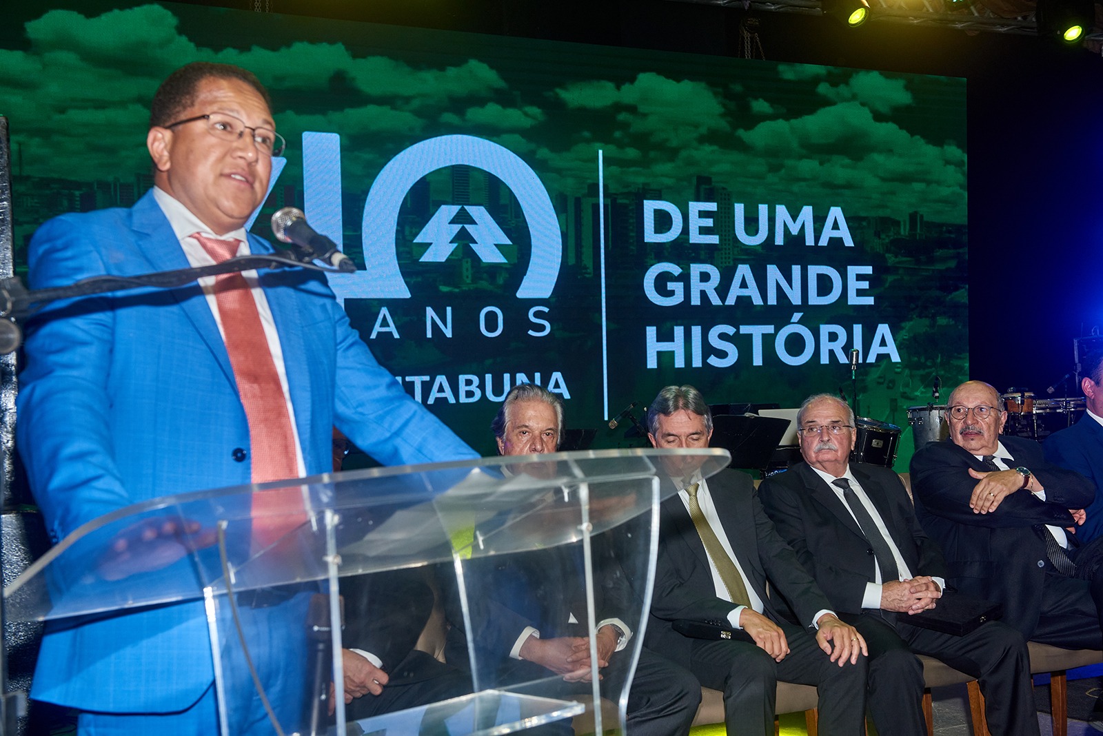 Prefeito Augusto Castro prestigia festa pelos 40 anos da UNIMED Itabuna