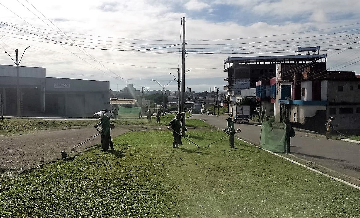 Prefeitura intensifica serviços de zeladoria e manutenção de ruas de Itabuna