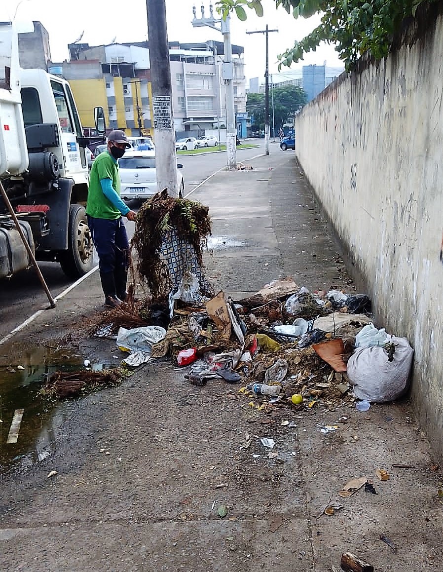 Nove bairros são beneficiados hoje em Itabuna com serviços de zeladoria