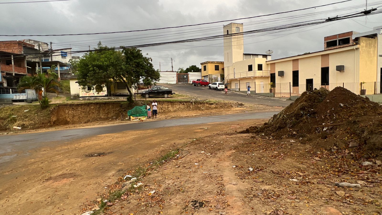 Comerciantes do Santa Inês aprovam transferência para revitalização da praça