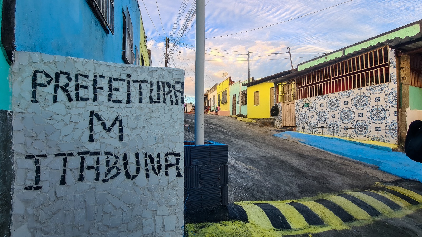 Comunidade do Maria Pinheiro comemora inauguração de pavimentação da Rua Santa Rita