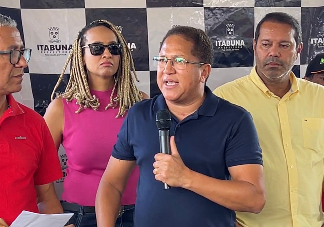 Prefeito Augusto Castro inaugura em clima de festa a Escola Municipal Francisco de Sá
