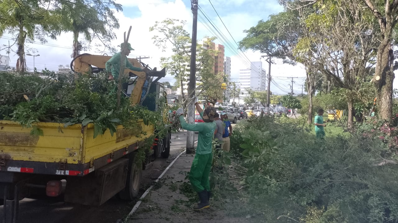 Prefeitura de Itabuna leva serviços de manutenção para várias partes da cidade