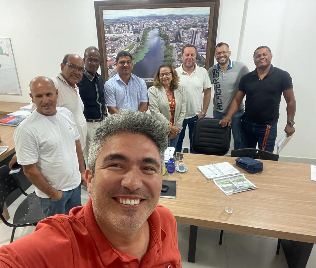 Prefeitura de Itabuna discute reordenamento de outdoors com associação de empresários