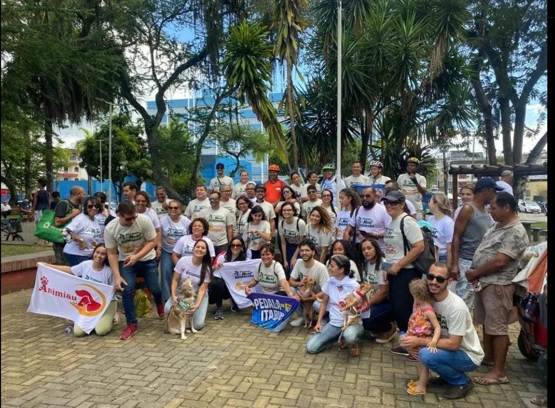 Ciclistas participam de Pedal Solidário que arrecada ração para ONGs protetoras de animais