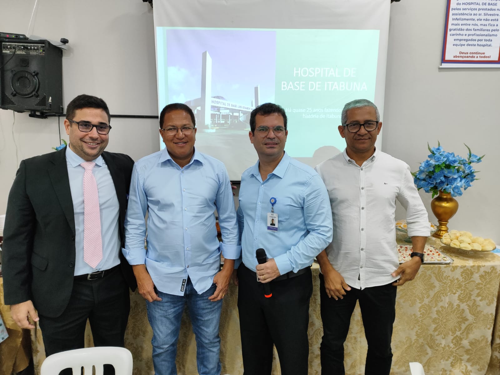 Hospital de Base recebe o prefeito Augusto Castro para encontro com os colaboradores