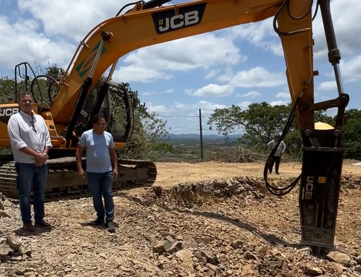 EMASA executa serviços de terraplenagem nas áreas dos tanques do Projeto Mais Água para a Cidade