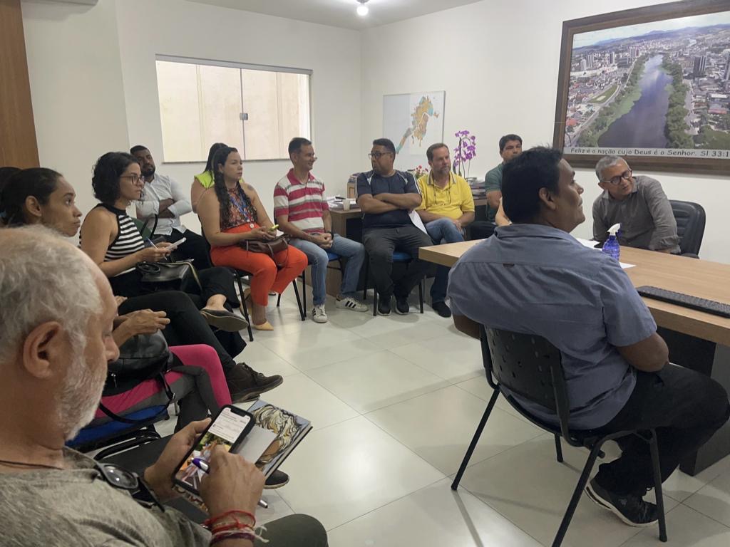 Governo do Estado destaca equipe para visita técnica ao galpão da Central de Triagem da Coleta Seletiva destruído por incêndio