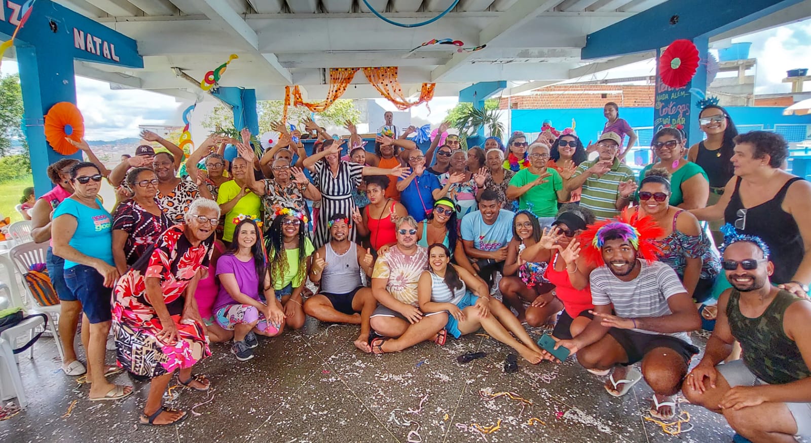 Idosos atendidos pelos CRAS de Itabuna “pulam carnaval” durante Colônia de Férias