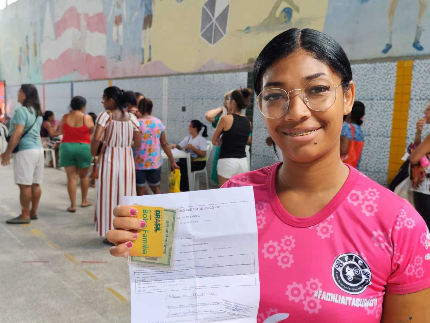 Clima de tranquilidade predomina no 1º dia de entrega dos vouchers do Kit Semana Santa em Itabuna