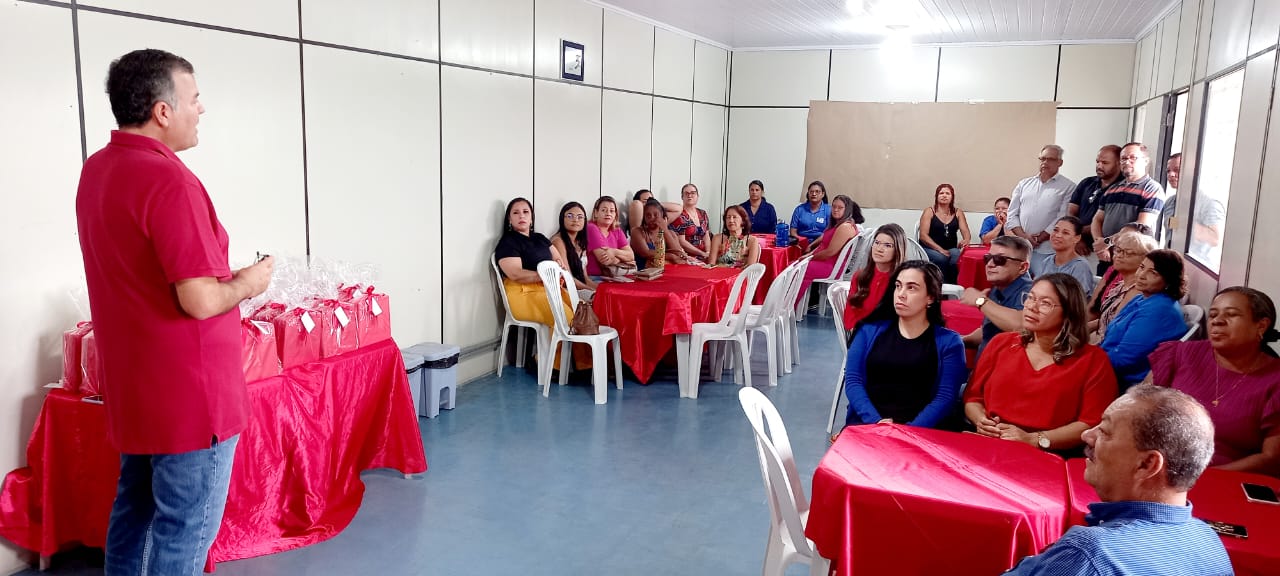 Em homenagem ao Dia das Mães, EMASA recepciona mães com café da manhã