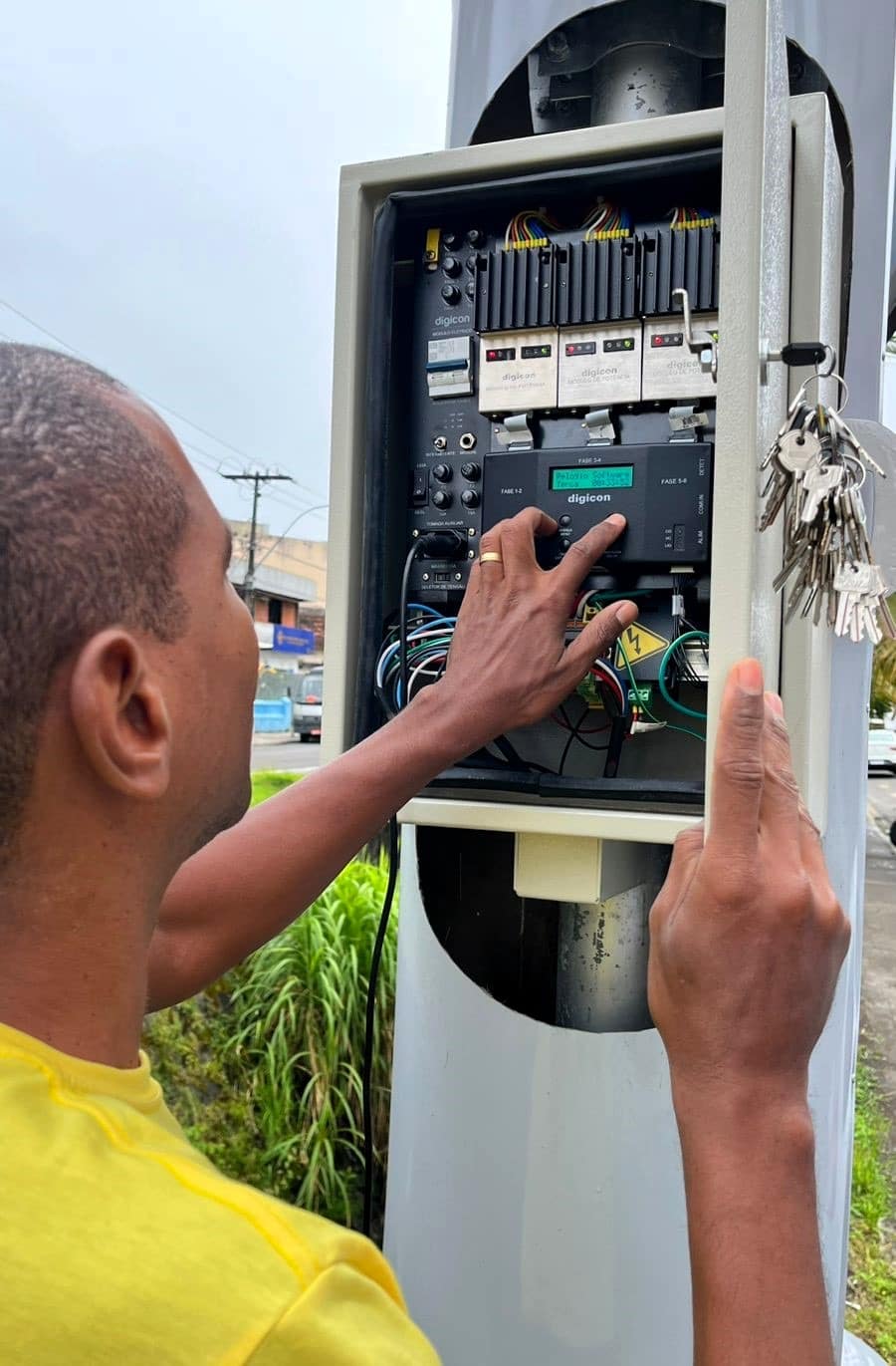 Furto de cabos elétricos causa danos aos conjuntos semafóricos das avenidas Amélia Amado com Juraci Magalhães e Inácio Tosta Filho
