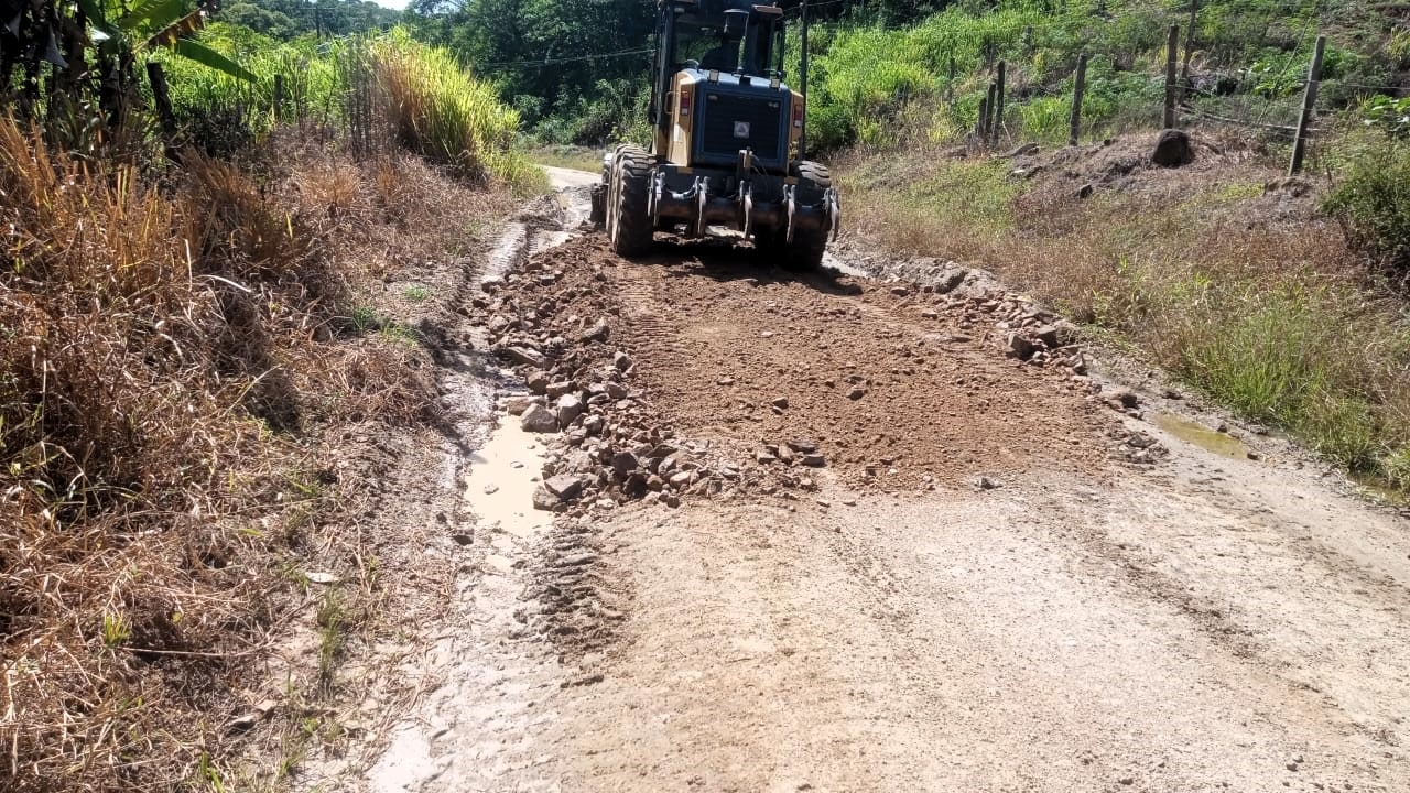 Prefeitura de Itabuna executa a manutenção do acesso a Vila de Mutuns