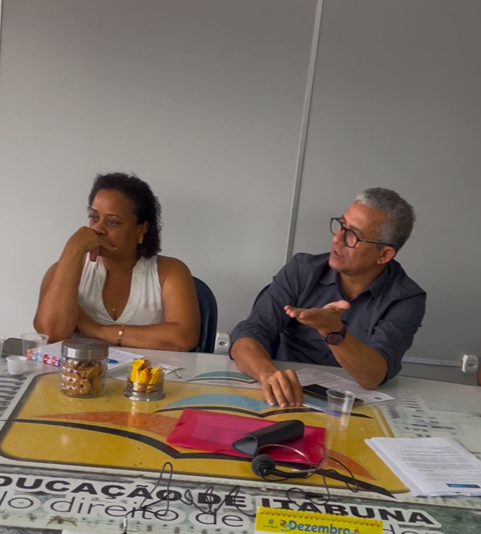 Secretário da Educação de Itabuna participa de reunião virtual com o MEC sobre a restrição do uso de celulares em sala de aula