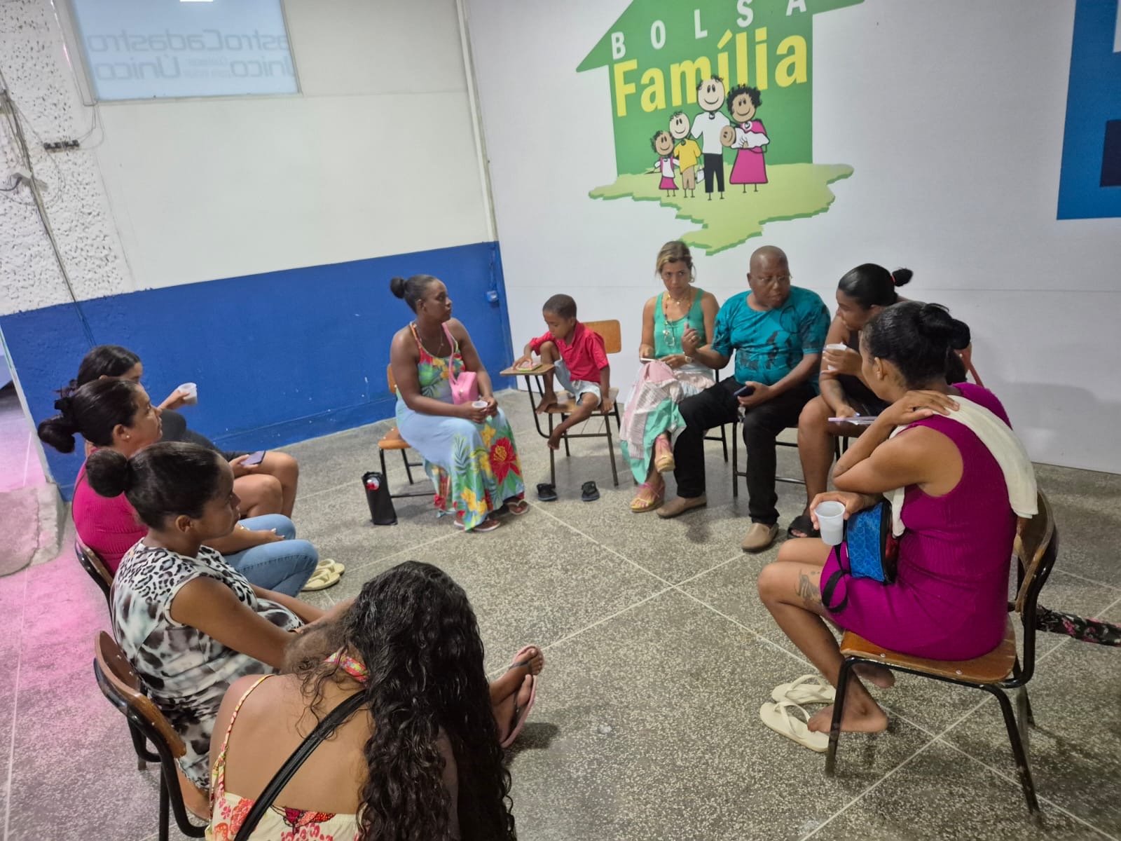 Secretário de Promoção Social recebe um grupo de moradores da Rua de Palha